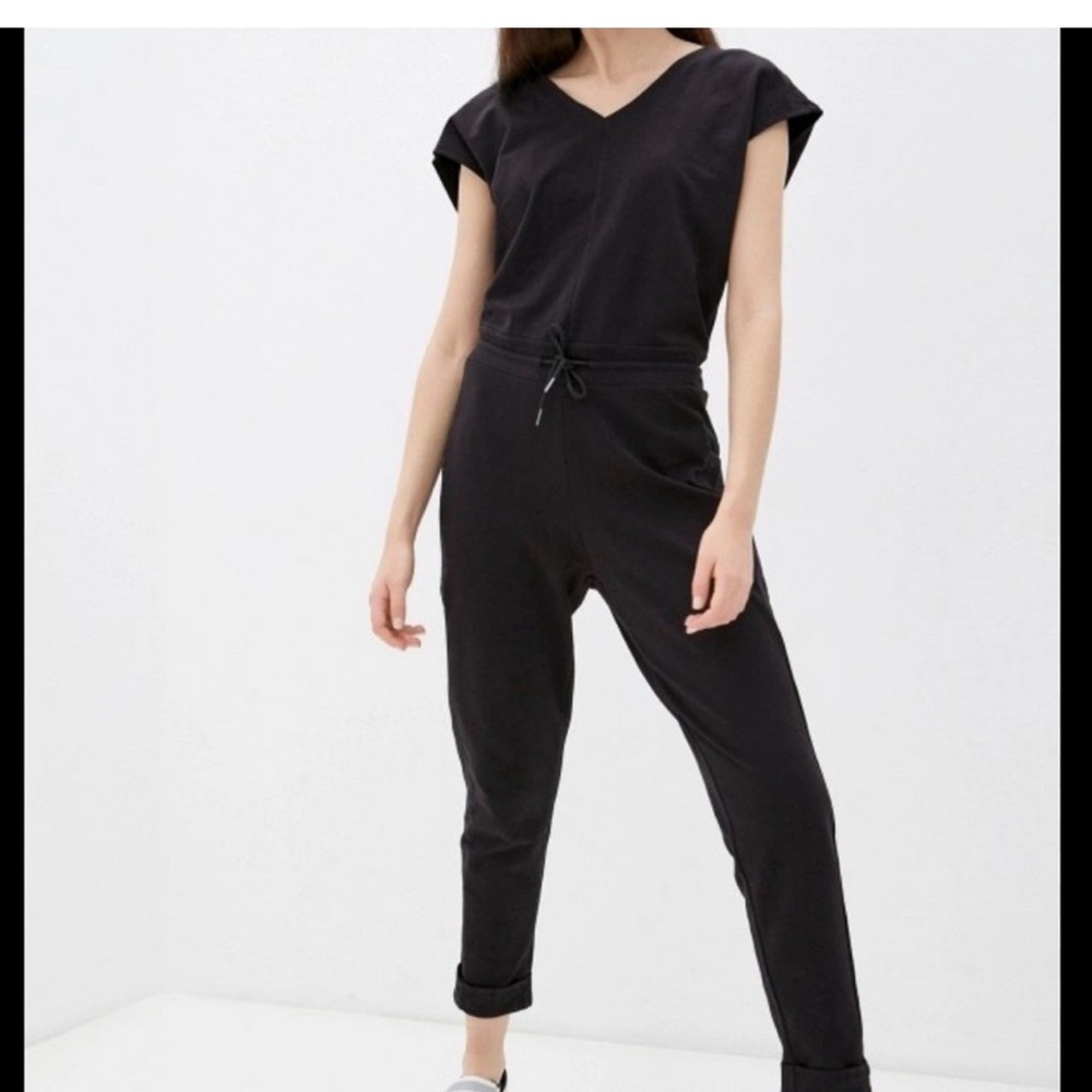 NWT Patagonia Organic Cotton Roaming
Jumpsuit Black
Size Small